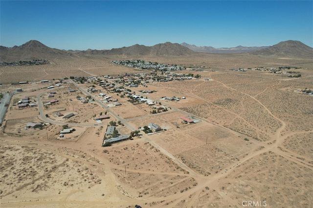 23 Wigwam Road, Apple Valley, CA 92307