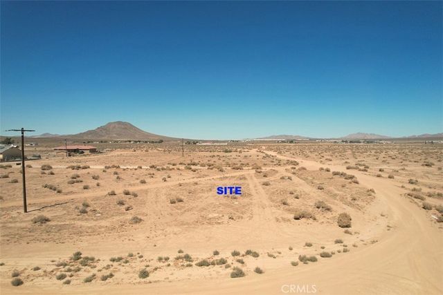 23 Wigwam Road, Apple Valley, CA 92307
