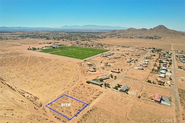 23 Wigwam Road, Apple Valley, CA 92307