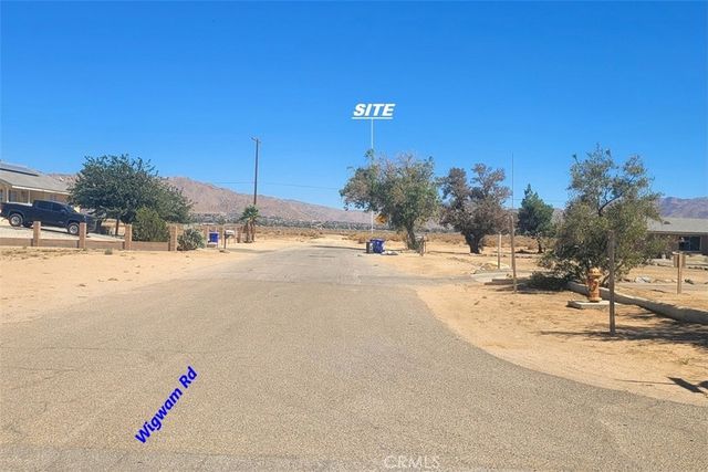 23 Wigwam Road, Apple Valley, CA 92307