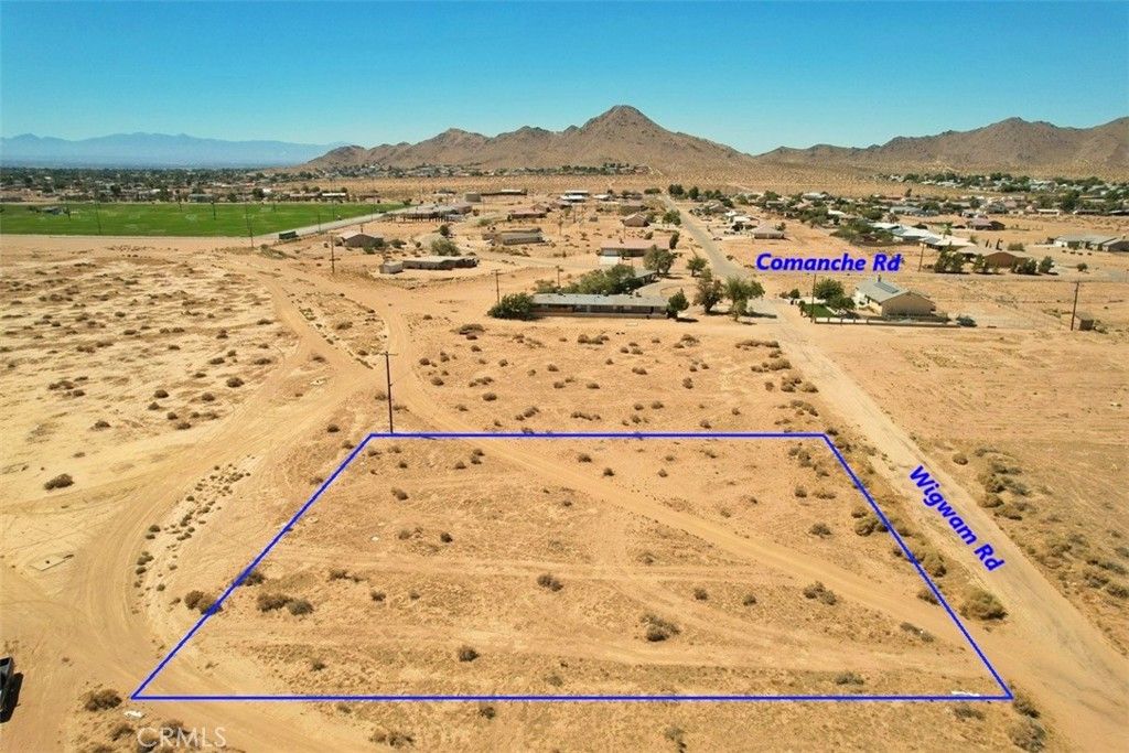 23 Wigwam Road, Apple Valley, CA 92307