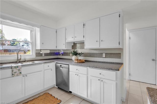 107 Picard DR, Newport News, VA 23602