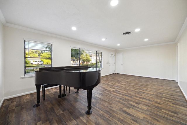 1309 Centennial Drive, Houston, TX 77055