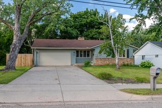 5224 W 70th Street, Edina, MN 55439