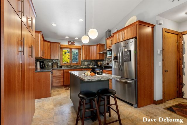 15877 Fendt Farm Road, Holland, MI 49424