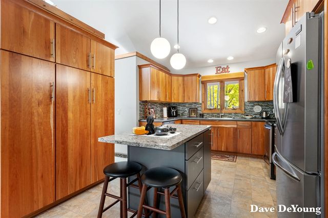 15877 Fendt Farm Road, Holland, MI 49424