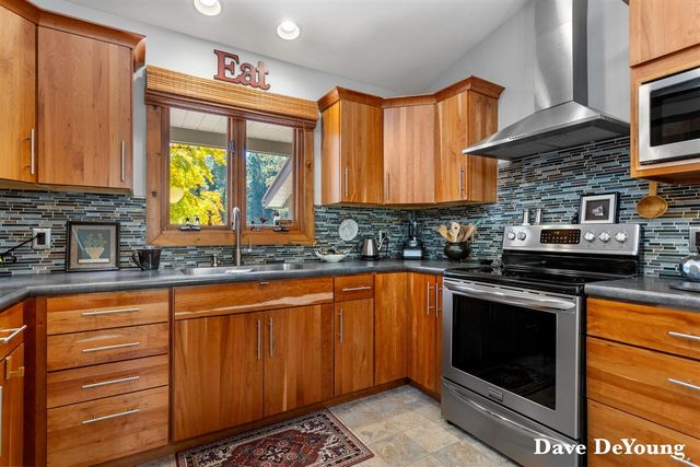 15877 Fendt Farm Road, Holland, MI 49424