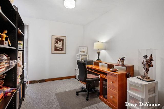 15877 Fendt Farm Road, Holland, MI 49424