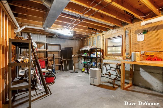 15877 Fendt Farm Road, Holland, MI 49424