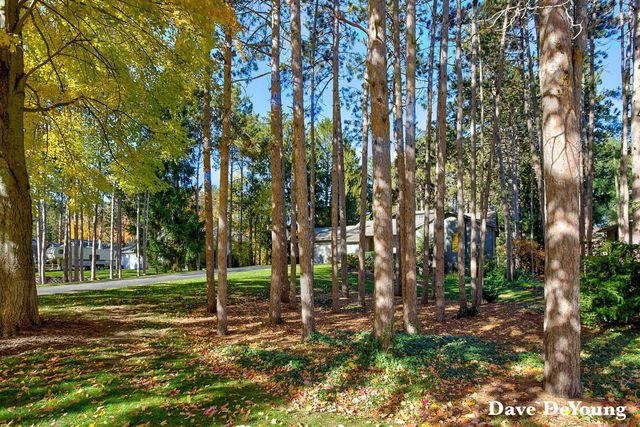 15877 Fendt Farm Road, Holland, MI 49424