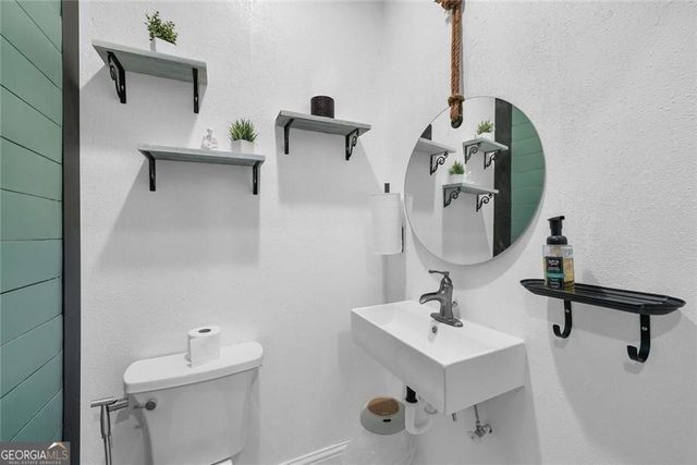 9904 Ashford Green Way, Douglasville, GA 30135