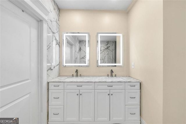 9904 Ashford Green Way, Douglasville, GA 30135