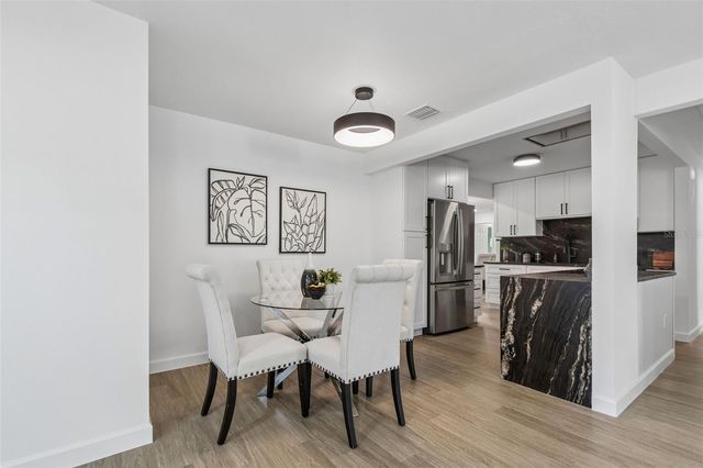 5207 W CLEVELAND STREET, Tampa, FL 33609