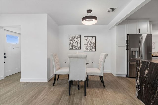 5207 W CLEVELAND STREET, Tampa, FL 33609