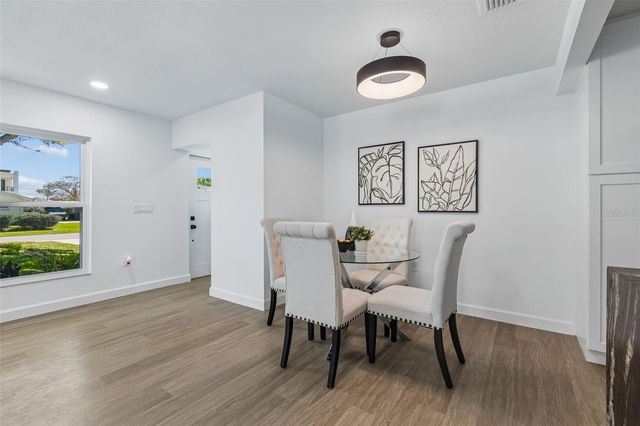 5207 W CLEVELAND STREET, Tampa, FL 33609