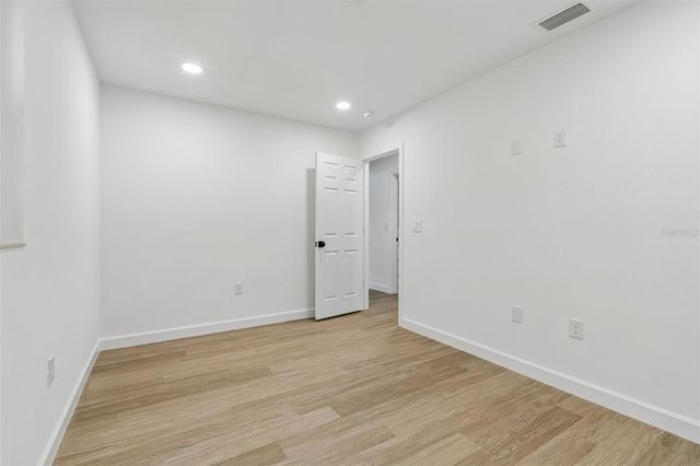 5207 W CLEVELAND STREET, Tampa, FL 33609