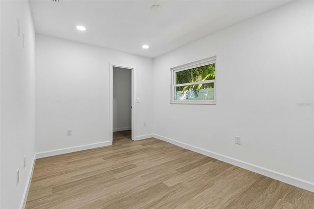 5207 W CLEVELAND STREET, Tampa, FL 33609