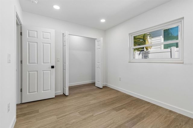 5207 W CLEVELAND STREET, Tampa, FL 33609