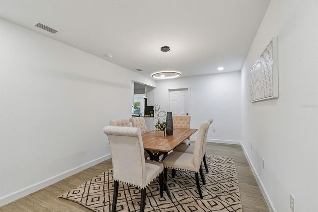 5207 W CLEVELAND STREET, Tampa, FL 33609