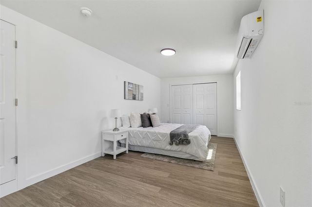 5207 W CLEVELAND STREET, Tampa, FL 33609