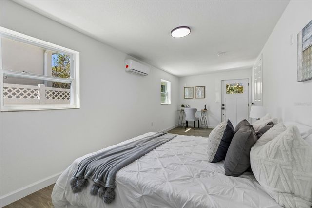 5207 W CLEVELAND STREET, Tampa, FL 33609