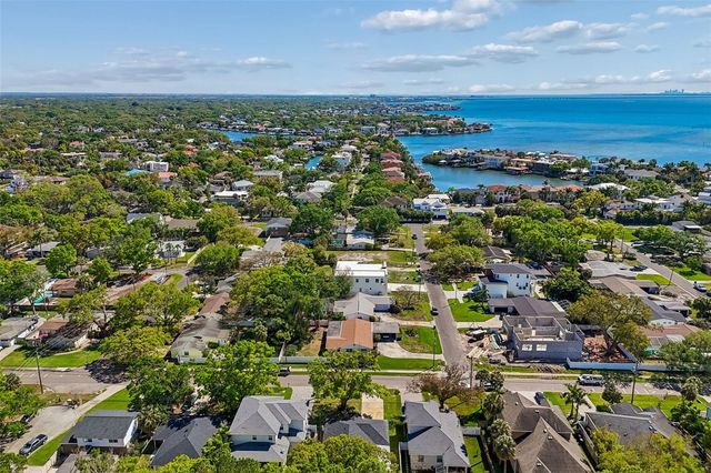 5207 W CLEVELAND STREET, Tampa, FL 33609