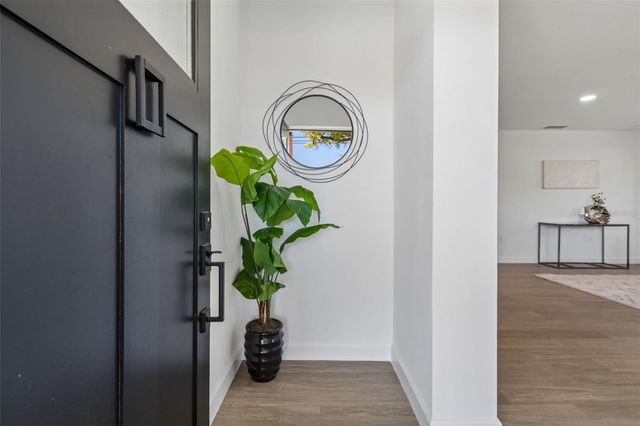 5207 W CLEVELAND STREET, Tampa, FL 33609