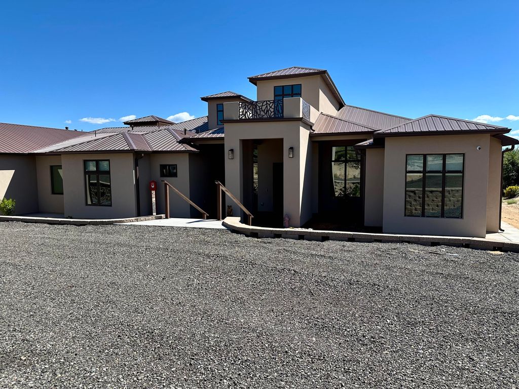 30 Vereda de Chapparal, Corrales, NM 87048
