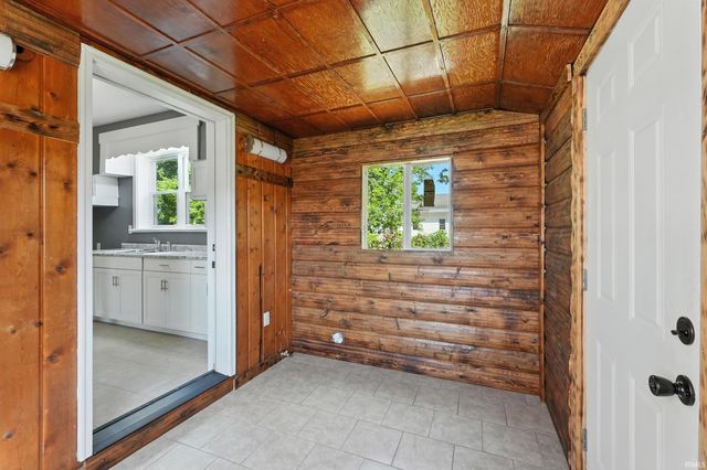 2611 S Anthony Boulevard, Fort Wayne, IN 46803