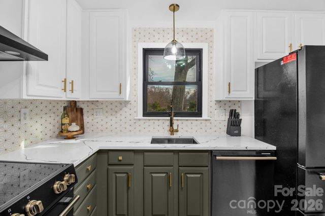 5323 Glenham Drive, Charlotte, NC 28210