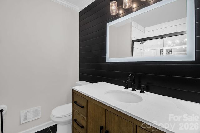 5323 Glenham Drive, Charlotte, NC 28210