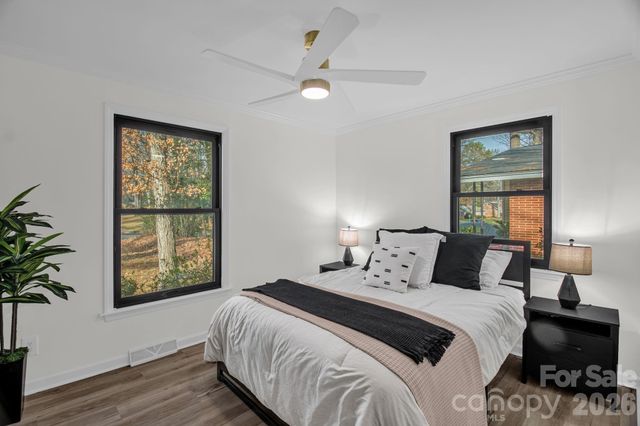 5323 Glenham Drive, Charlotte, NC 28210