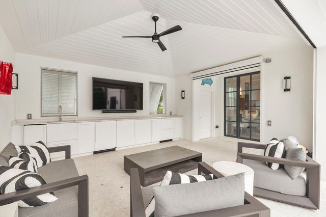 201 Ocean Terrace, Palm Beach, FL 33480