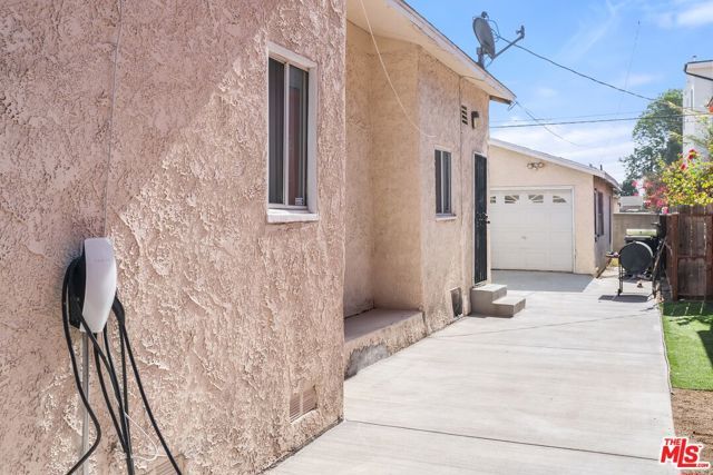 7414 Brighton Avenue, Los Angeles, CA 90047