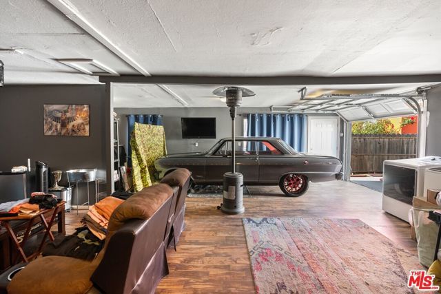 7414 Brighton Avenue, Los Angeles, CA 90047