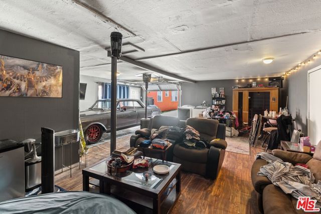 7414 Brighton Avenue, Los Angeles, CA 90047
