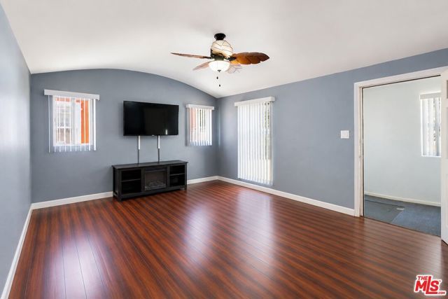 7414 Brighton Avenue, Los Angeles, CA 90047