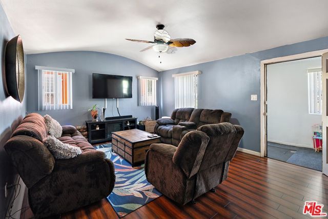 7414 Brighton Avenue, Los Angeles, CA 90047