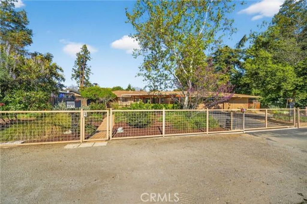 4872 North Arcade, Fresno, CA 93704