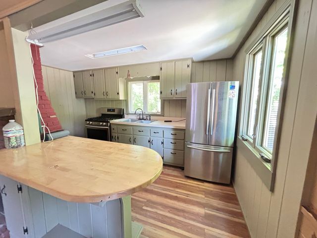 62 Onway Lake Road, Raymond, NH 03077