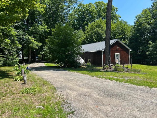 62 Onway Lake Road, Raymond, NH 03077