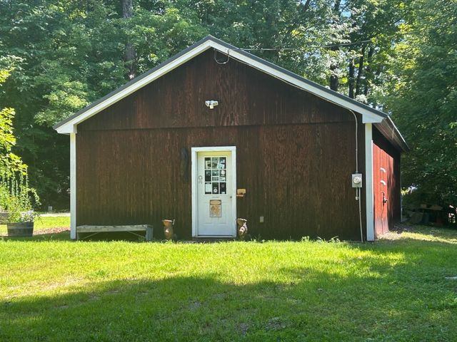 62 Onway Lake Road, Raymond, NH 03077