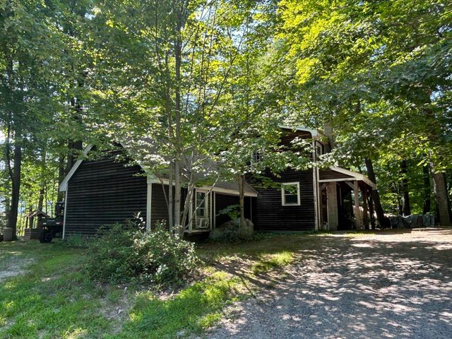 62 Onway Lake Road, Raymond, NH 03077