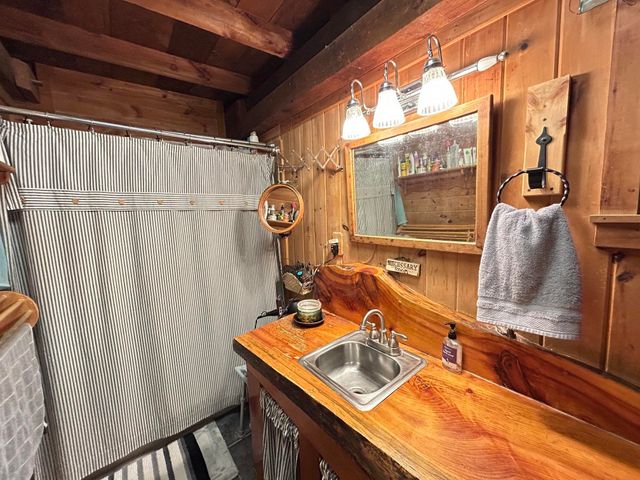 62 Onway Lake Road, Raymond, NH 03077