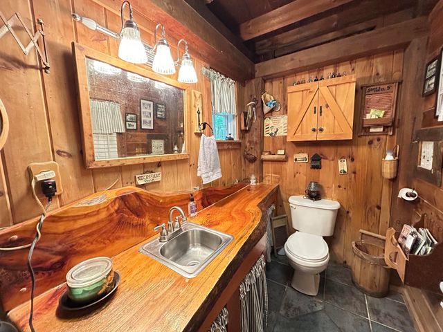 62 Onway Lake Road, Raymond, NH 03077