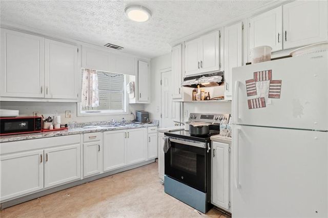 112 Coppermine Branch Court, Canton, GA 30114
