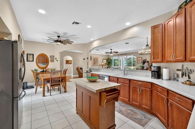 2003 BAYSIDE AVENUE, Mount Dora, FL 32757