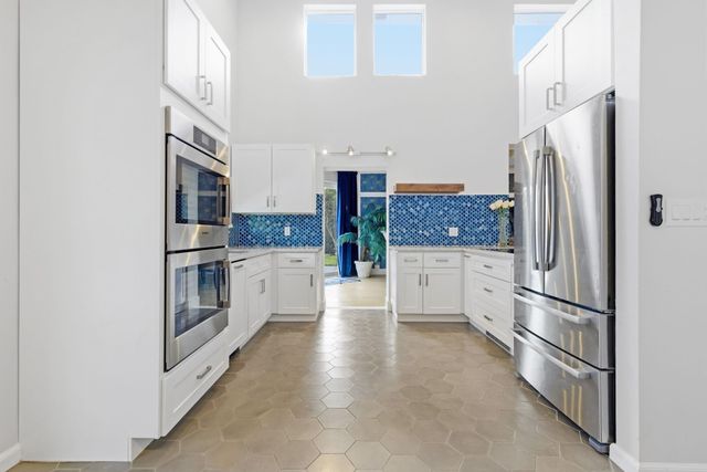 701 Lakewoode Circle, Delray Beach, FL 33445