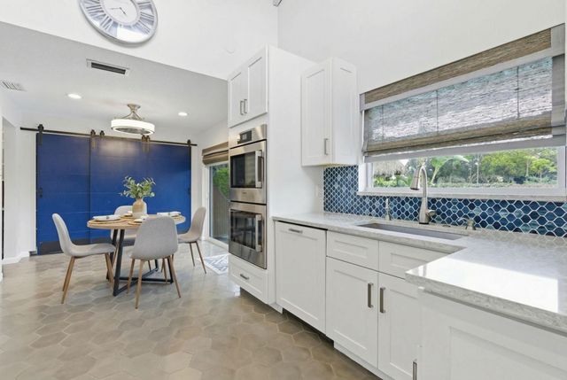 701 Lakewoode Circle, Delray Beach, FL 33445