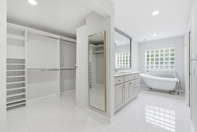 701 Lakewoode Circle, Delray Beach, FL 33445